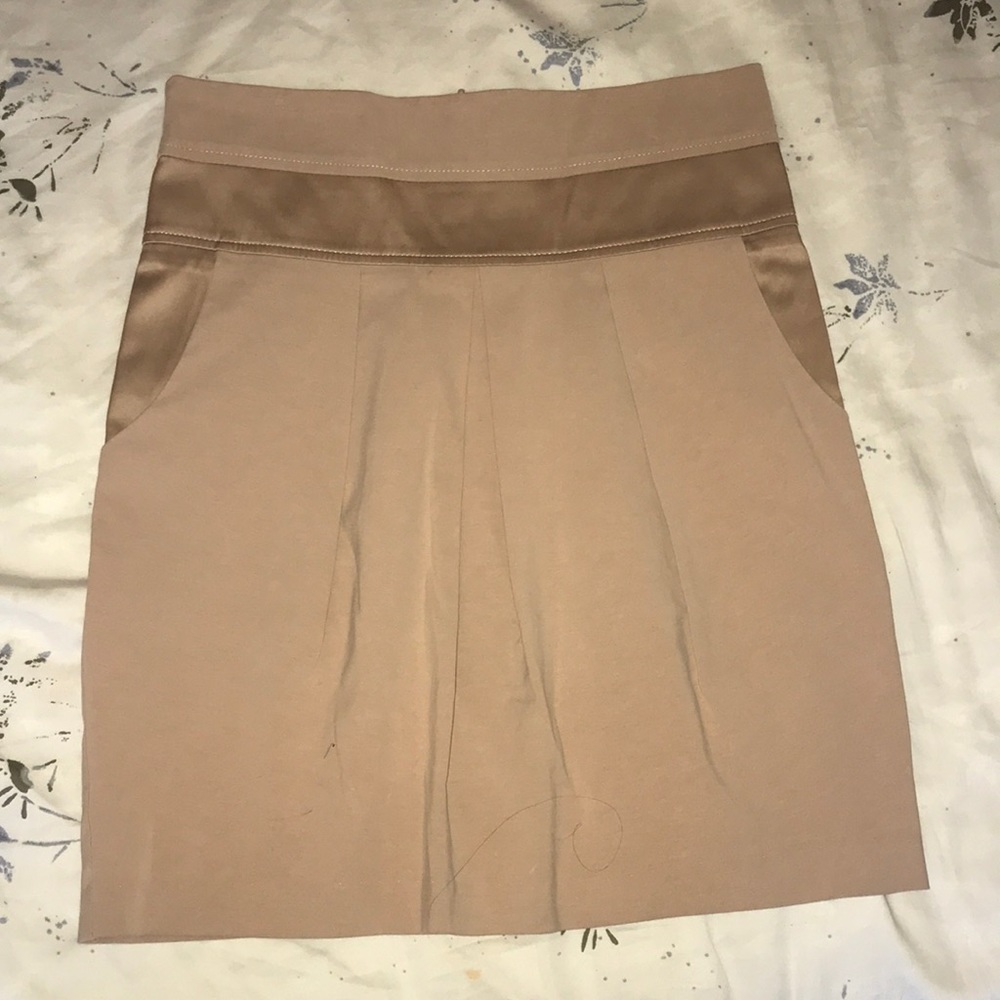 Skirt with an edge
